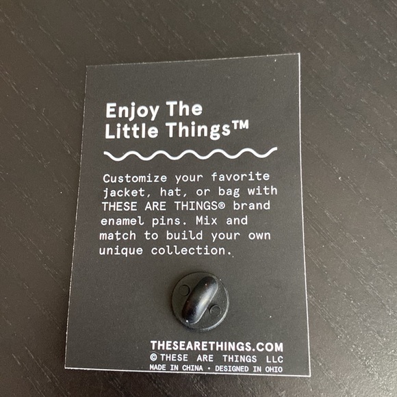 Queen Bee Pin - Picture 3 of 3